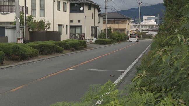未明の強盗事件　車とスクーターが接触か　車から降りた女性を突き飛ばし現金の入ったバッグ奪う　逃走の男は20代～30代くらい　山梨|TBS NEWS DIG