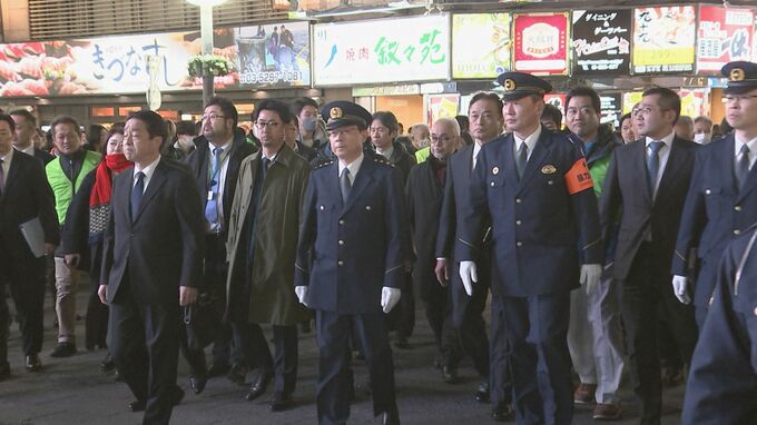 緒方警視総監が新宿・歌舞伎町を巡視　年末年始特別警戒 「立ちんぼ行為」で問題の大久保公園周辺も初めて視察　警視庁|TBS NEWS DIG