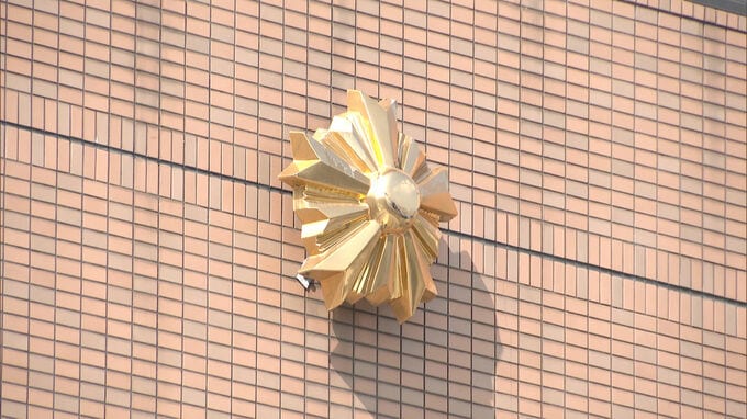 通勤中の警察官が駅の階段で女子大学生に背後から近づく男を発見　スカートの中を盗撮した疑いで逮捕　福岡　|　福岡のニュース｜RKB NEWS｜RKB毎日放送