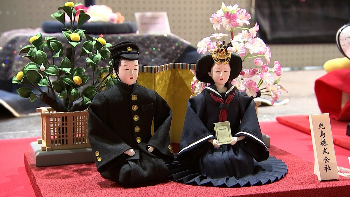 明治時代の「享保びな」や7段の「御殿びな」など約80の施設にひな人形
