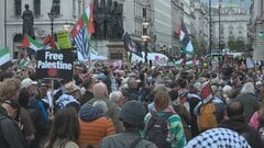 ロンドンで「極右主導・反移民デモ」と「親パレスチナデモ」 市の中心部が参加者で埋め尽くされる| TBS CROSS DIG with Bloomberg