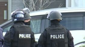 【速報】「発砲音がした」　住宅内で発砲か　男が拳銃をもって立てこもっている情報も　住人の安全は確保しけが人はなし　広島|TBS NEWS DIG