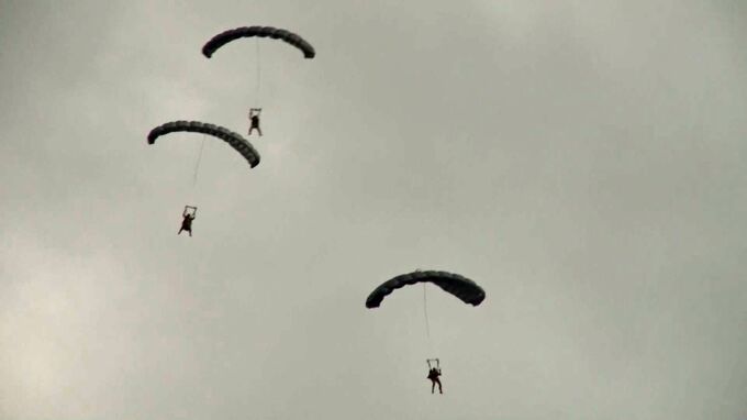 3年ぶりに米軍が嘉手納基地でパラシュート訓練を強行へ　県の中止要請を聞き入れず　　|　沖縄のニュース｜RBC 琉球放送