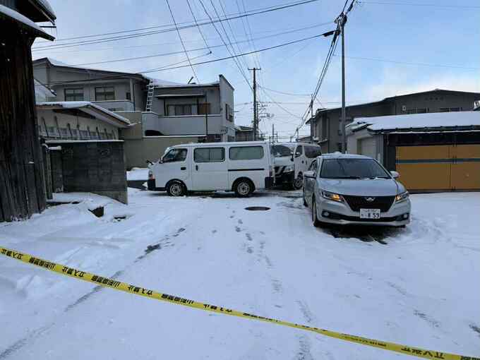 大学近くの住宅街で切りつけ　男は逃走中　被害男性は軽いケガとみられる（山形・米沢市）　|　山形のニュース│TUYテレビユー山形