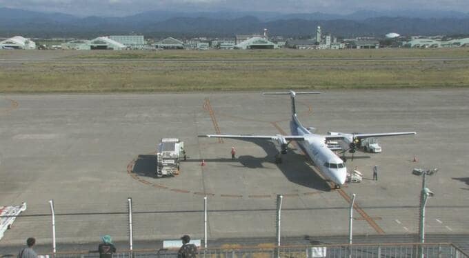 交通への影響 小松空港発着８便が欠航 ＪＲ七尾線も一部区間が終日運休|TBS NEWS DIG