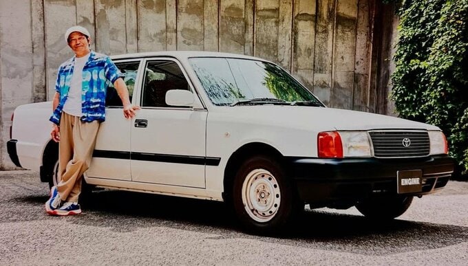 【 山口智充 】　愛車『トヨタコンフォートデラックス』　「元教習車（タクシーか教習車向きでしか生産されていない）なので、バックミラー２つと助手席側教官用ブレーキ（車検上作動不可）が付いてるんです|TBS NEWS DIG