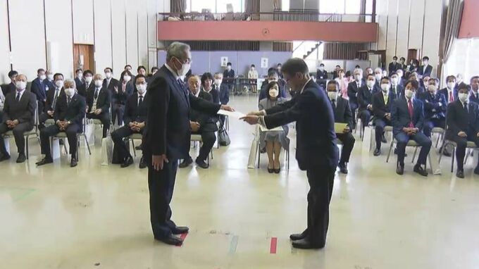 「岡山を良くしていきたい」岡山市議選で当選した新議員46人に当選証書授与 12人の新人議員も|TBS NEWS DIG