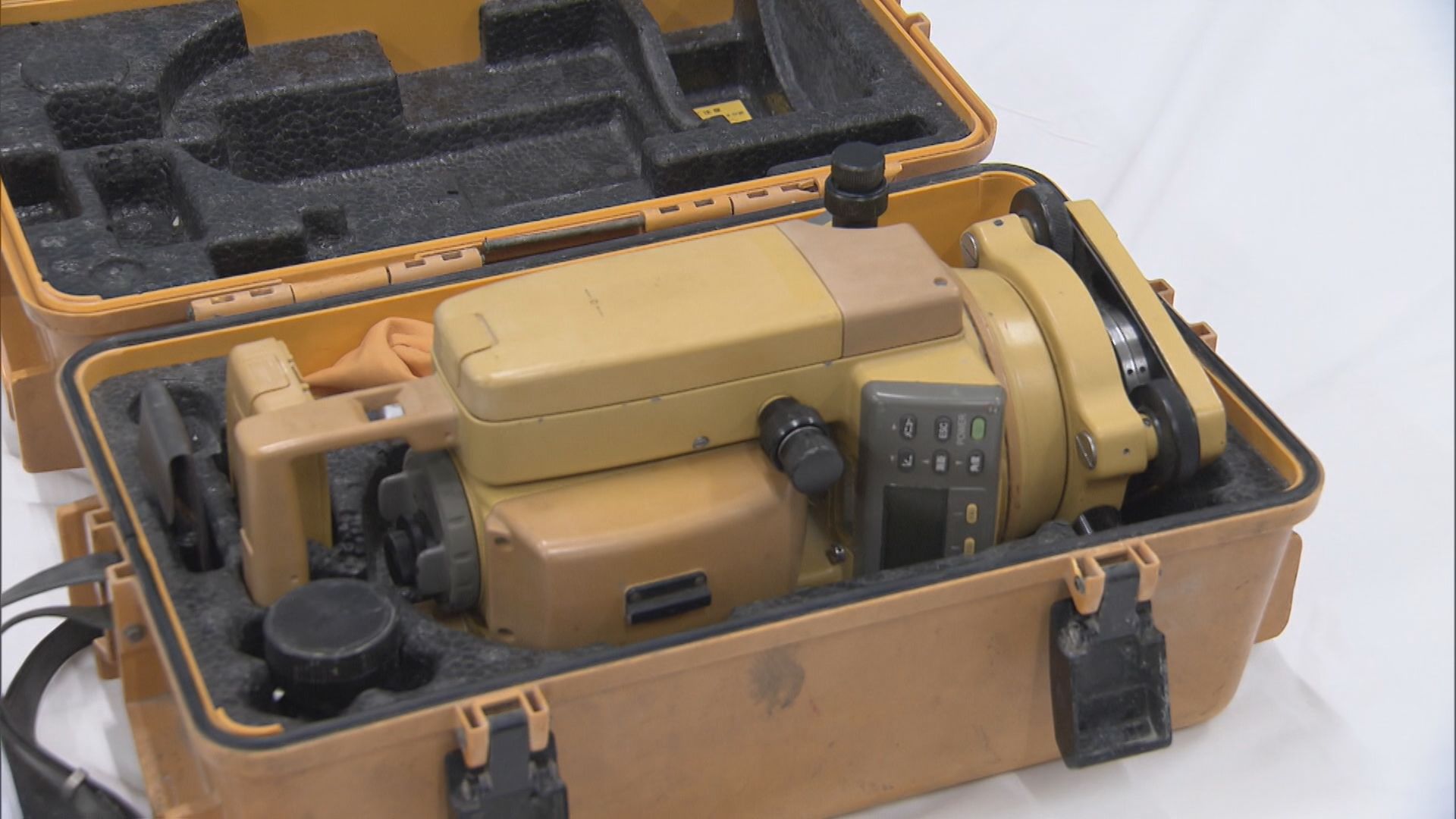 「そんなに盗んでいない」 事務所から測量機などを盗んだ疑いで、56歳の男を逮捕　防犯カメラの映像などから特定