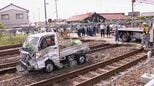 ｢軽トラックがくしゃくしゃになっていて…｣ 貨物列車と衝突 運転していた男性が死亡 JR東海道線の踏切内　|　名古屋・愛知・岐阜・三重のニュース【CBC news】 | CBC web