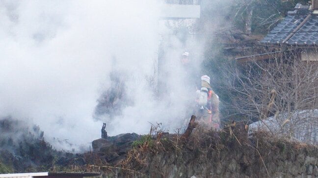 「段ボール燃え広がり⋯」雑草など焼く火事、罰則の対象「林野火災警報」発表中に⋯違反したら「罰金30万円以下か拘留」、自治体は制度の周知を急ぐ|TBS NEWS DIG