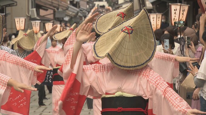 哀調を帯びた胡弓と優美な踊り『おわら風の盆』2日目　富山に秋の訪れを告げる伝統行事|TBS NEWS DIG