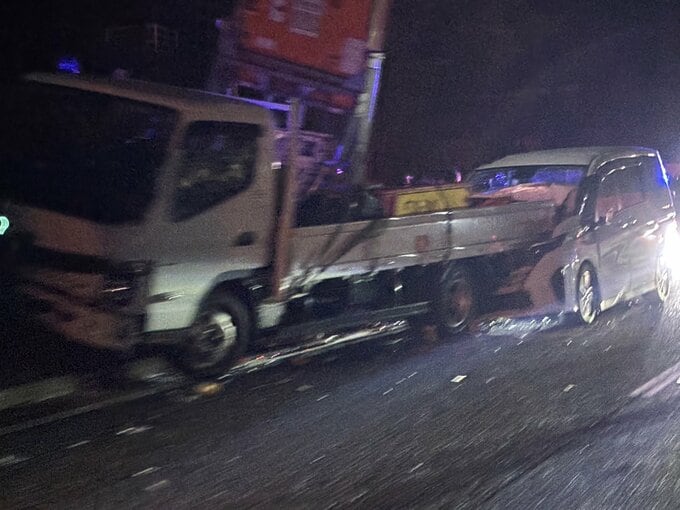 西広島バイパスで工事規制中のトラックに車が衝突　工事関係者５人がけが　広島市　|　RCC NEWS | 広島ニュース | RCC中国放送