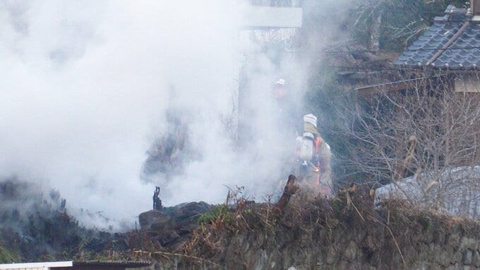 「段ボール燃え広がり⋯」雑草など焼く火事、罰則の対象「林野火災警報」発表中に⋯違反したら「罰金30万円以下か拘留」、自治体は制度の周知を急ぐ　|　高知のニュース・天気｜KUTV NEWS | KUTVテレビ高知
