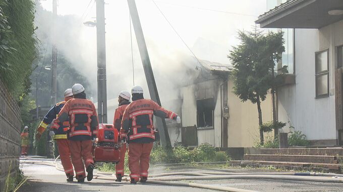 山形市で住宅全焼　夫婦が搬送されるもけがなし（山形・山形署）　|　山形のニュース│TUYテレビユー山形