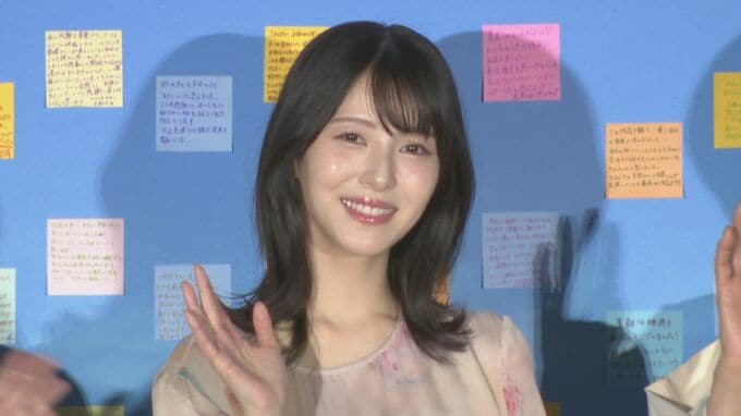 【 浜辺美波 】〝体中の水分が抜けていた〟泣き芝居が多かった志田未来に『お菓子詰め合わせセット』プレゼント「少しでもカロリーを、と思って」|TBS NEWS DIG
