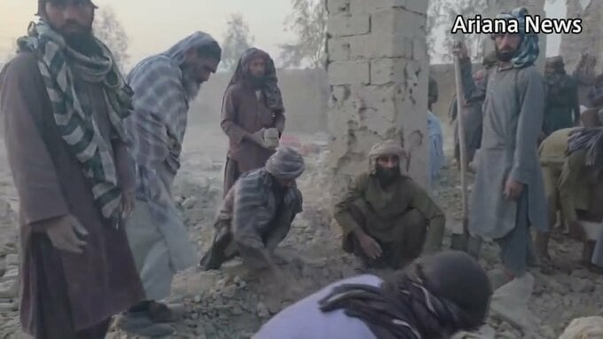 パキスタンがアフガン領内を空爆　タリバン“子ども含む民間人9人死亡”非難　両国間の衝突激化