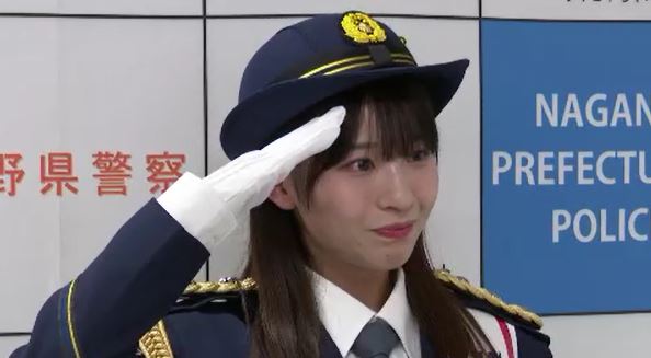 仮面女子の森下舞桜さんが一日通信指令課長に 110番の日 1日平均300件