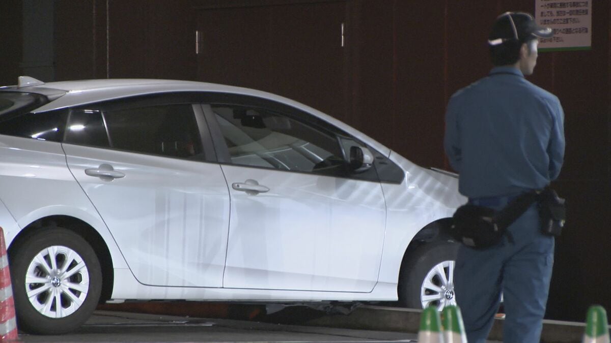 ドラッグストアに車突っ込む 壁と車の間に挟まれ歩行者の女性（49）が死亡 運転手「ブレーキとアクセルを間違えた」