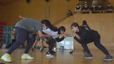 「スケートで盛り上げていけたら」富士急行スケート部の五輪金メダリストなど 中高生に手ほどき | 山梨のニュース | UTYテレビ山梨