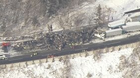 【速報】関越道67台の多重事故　「27日中の通行止め解除は難しい」NEXCO東日本　午後7時現在|TBS NEWS DIG