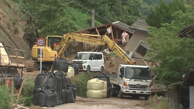 「早く元通りに…」住宅巻き込む土砂崩れ　住民から不安の声　避難指示続く中、復旧作業進む　大分|TBS NEWS DIG