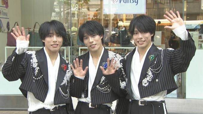 【佐藤三兄弟】アクロバット歌謡・メジャーデビュー曲初披露　原点は震災時のラジオの声 〝僕たちも「声」で全国の皆さん、世界の皆さんを元気にさせたい〟|TBS NEWS DIG