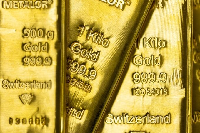 トランプ大統領、金地金やウランを国別関税から除外－大統領令に署名