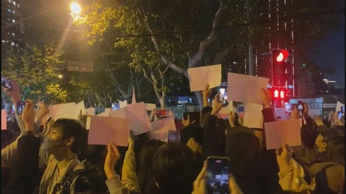 中国当局 「白紙運動」を記録したドキュメンタリー作品の監督を逮捕・起訴　