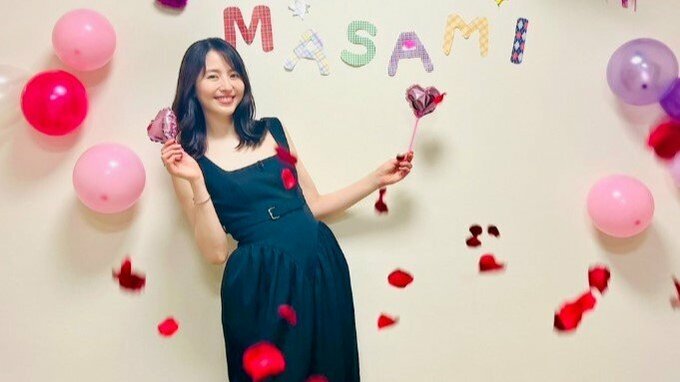【長澤まさみ】　黒ドレス姿で「HAPPY BIRTHDAY」マネージャーが公式Xで赤い花びらが舞い上がる誕生日ショット公開|TBS NEWS DIG