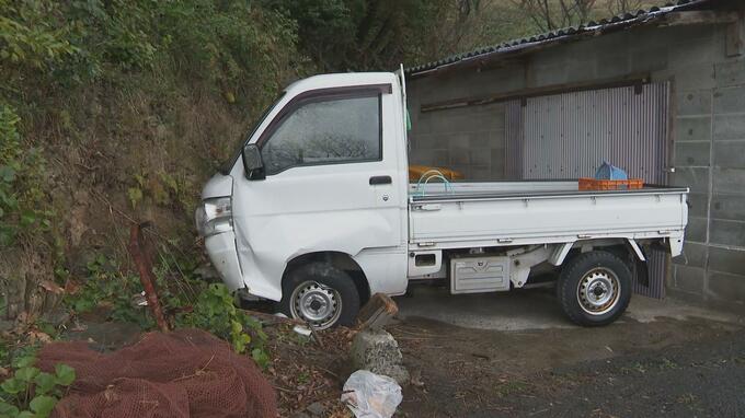 道路沿いの山の斜面に衝突 軽トラ運転の男性(76)死亡 愛媛・八幡浜|TBS NEWS DIG