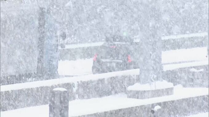 新名神で２キロにわたり車が滞留 スリップ事故も…岐阜・三重の大雪|TBS NEWS DIG