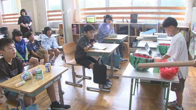夏休みの間に作った工作を披露しあい、教室に笑顔あふれる　県内の公立小学校は始業式ピーク　岩手・滝沢市|TBS NEWS DIG