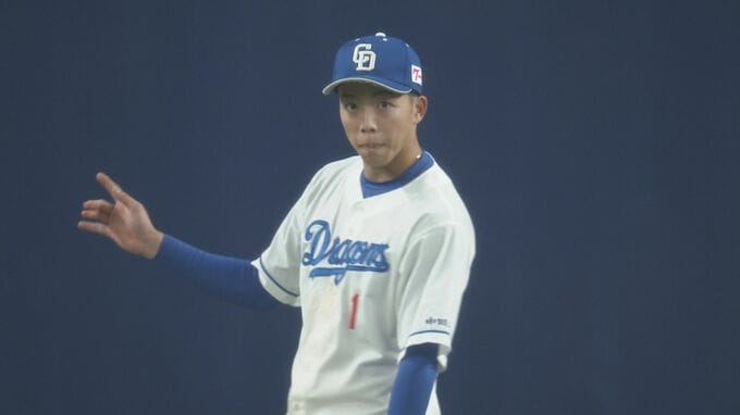 中日ドラゴンズ 岡林勇希選手（23）“三井ゴールデン・グラブ賞” 4年連続4回目の受賞 ｢ずっとBクラスなので、何とか優勝を｣　|　名古屋・愛知・岐阜・三重のニュース【CBC news】 | CBC web