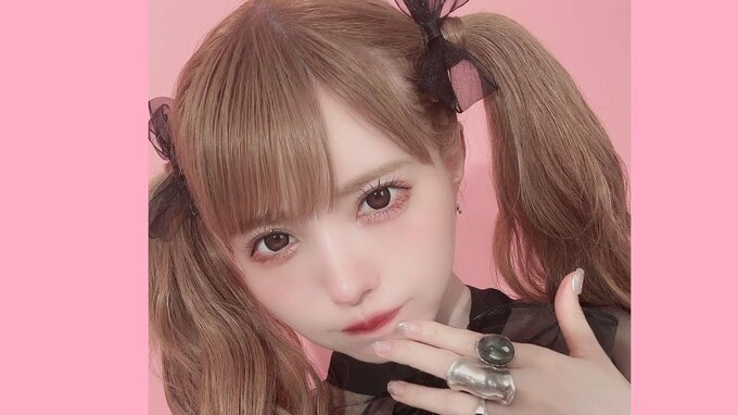 益若つばささん　黒リボンのツインテール姿公開　「最近は脳みそパンク」「癒し求む!」　撮影風景も披露|TBS NEWS DIG