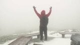全国で最も早い初冠雪「うちの嫁さん雪を見るのが初めて」凍える寒さのなか観光客らが銀世界に感動 北海道大雪山系 旭岳・黒岳　|　北海道のニュース｜HBC北海道放送