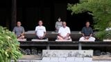 夏の恒例「暁天座禅」が始まる 境内に蝉しぐれと警策の音響く 総社市の宝福寺で早朝5時から【岡山】|TBS NEWS DIG