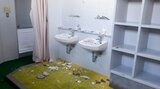 海水浴場のシャワー室とトイレ 鏡や手洗い器が壊される 壁には濡れたトイレットペーパーも 警察が捜査 大分 | 大分のニュース|OBS NEWS|大分放送