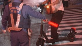 警視庁が電動モビリティの飲酒運転取り締まり　電動キックボードや電動アシスト自転車を「酒気帯び運転」で摘発|TBS NEWS DIG