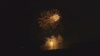 犬山市で市制７０周年記念の花火大会　雨空に300発が打ち上がる　「こんなにたくさん花火が見れるとは」　|　東海地方のニュース【CBC news】 | CBC web