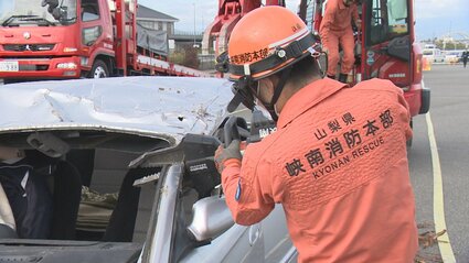 即時に対応能力の向上が図れれば」高速道路 多重事故想定の連携訓練