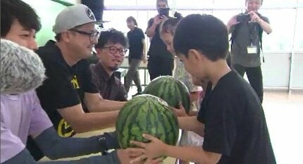 めっちゃ重かった」スイカを食べて元気に！JA松本ハイランドが保育園に