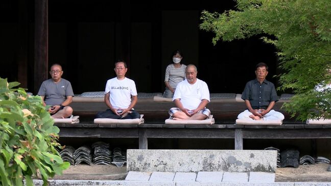 夏の恒例「暁天座禅」が始まる　境内に蝉しぐれと警策の音響く　総社市の宝福寺で早朝5時から【岡山】|TBS NEWS DIG