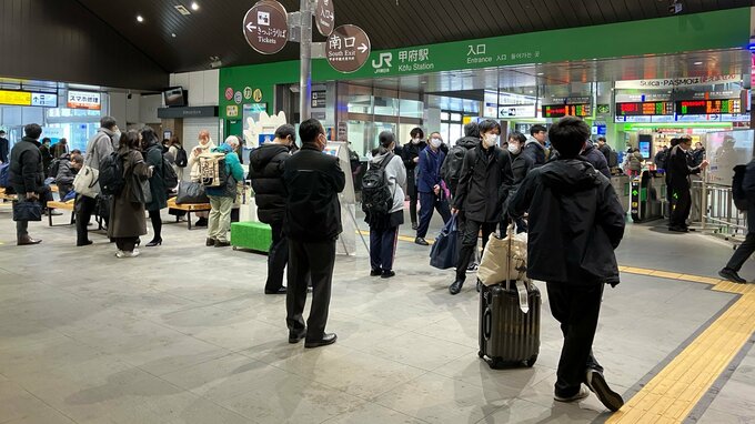 JR中央本線　甲府ー小淵沢　雪の影響で上下線で運転見合わせ|TBS NEWS DIG