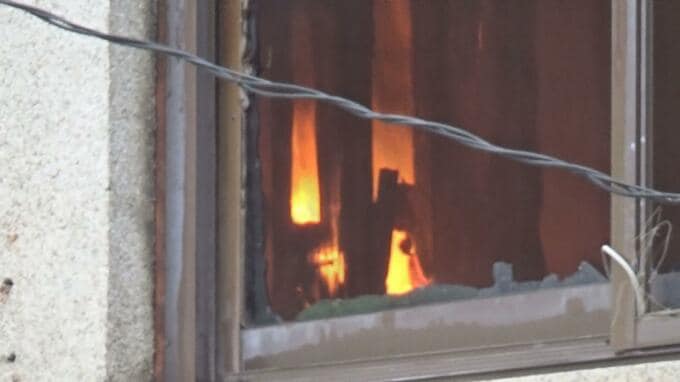 【続報】松山市中心部で火事 焼け跡から1人の遺体 住人の74歳男性と連絡取れず　|　愛媛のニュース - Nスタえひめ｜あいテレビは6チャンネル