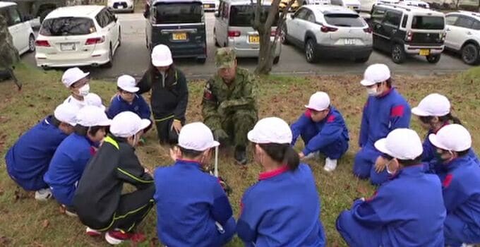 小学生が自衛隊の災害派遣活動を学ぶ　陸上自衛隊金沢駐屯地　|　石川県のニュース｜MRO北陸放送