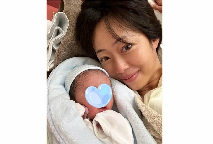 【井上和香】第二子となる男児の出産を報告「長女が育児を手伝ってくれるので助かっています」|TBS NEWS DIG