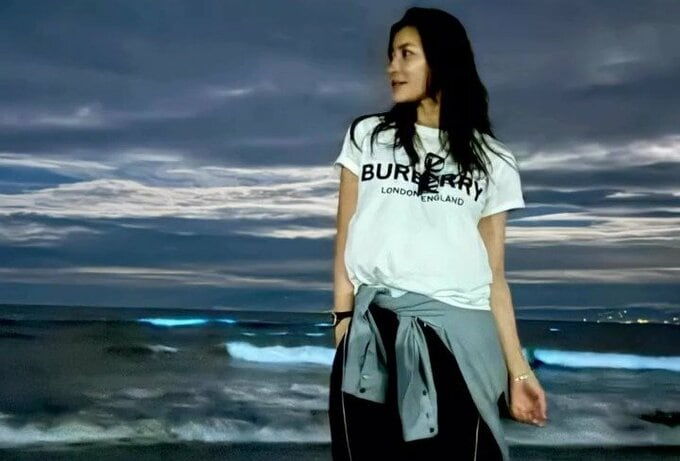 【 瀬戸朝香 】「見たことのない光景」夜の海の幻想的な光景を投稿　「仕事終わりで　深夜に見に行った」|TBS NEWS DIG