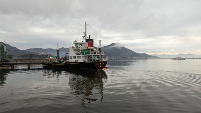岡山港でタンカーから重油が海に流出「発電機に重油を移そうとして甲板に漏れ出した」|TBS NEWS DIG