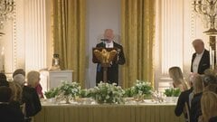 英国王が米大統領に潜水艦「トランプ」の鐘を贈呈　軍事協力の歴史を強調| TBS CROSS DIG with Bloomberg