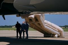 米大統領専用機の緊急脱出スライドが誤作動、トランプ氏の出発遅れる| TBS CROSS DIG with Bloomberg